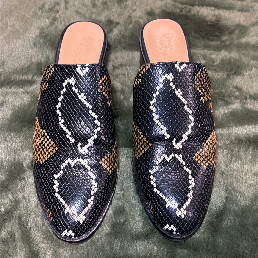 Crown Vintage Rydella python print mules - Picture 10 of 11